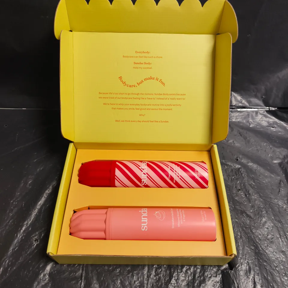 SUNDAE WHIPPED SHOWER FOAM GIFT SET – STRAWBERRIES & CREAM + CANDY CANE, 2 X 265ML