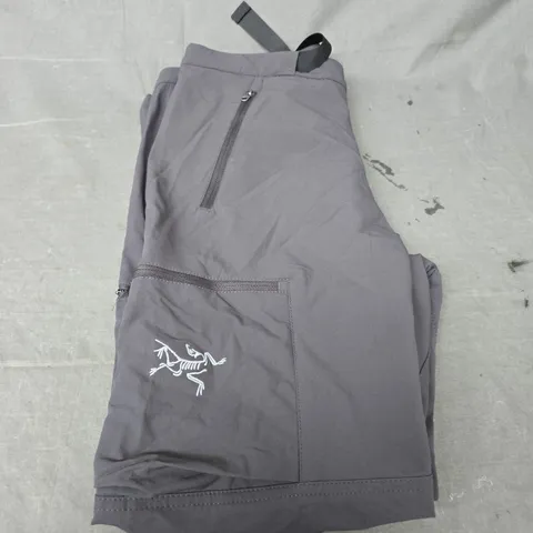 ARC'TERYX HIKING TROUSERS - SIZE LARGE