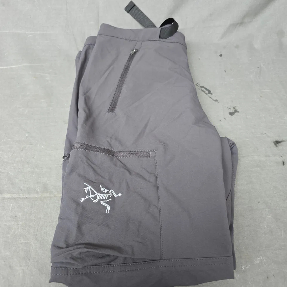 ARC'TERYX HIKING TROUSERS - SIZE LARGE