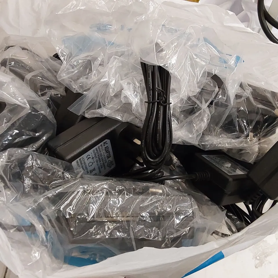 LOT OF APPROXIMATELY 20X BRAND NEW FLH-D1210 AC ADAPTERS (1 BAG)