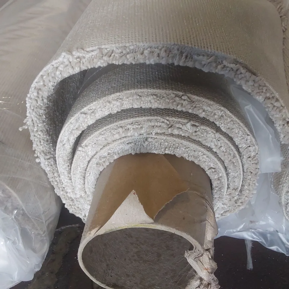 ROLL OF QUALITY ULTIMATE IMPRESSIONS MERIT CARPET - APPROXIMATELY 2 x 4m