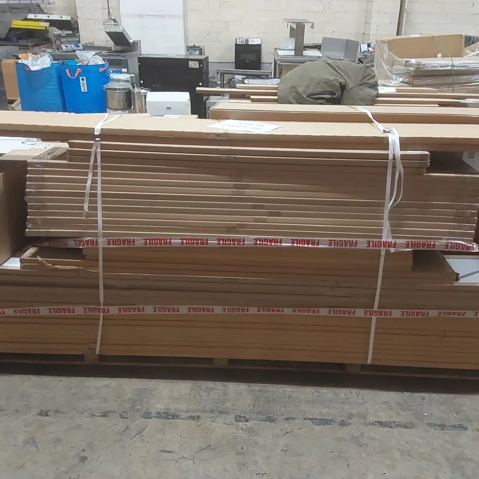 PALLET CONTAINING A LARGE QUANTITY OF ASSORTED FURNITURE PANELS INCLUDING: WORKTOPS ECT