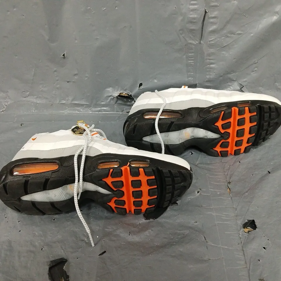 UNBOXED PAIR OF NIKE AIR MAX TRAINERS WHITE/ORANGE UK 8