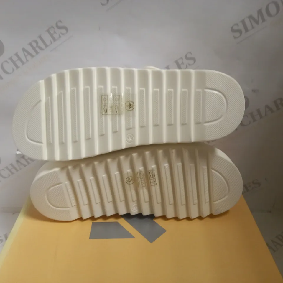 KOI VEGAN WHITE ZAMAK GLADIATOR SLIDERS - SIZE 4
