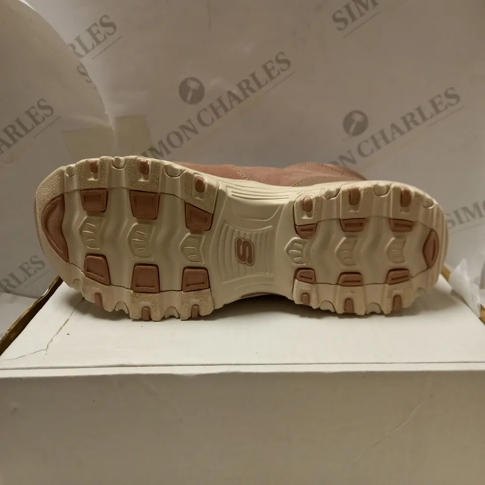 SKECHERS BLUSH SUEDE BOOTS - SIZE 6