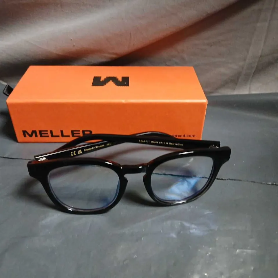 MELLER GLASSES – BLACK FRAME