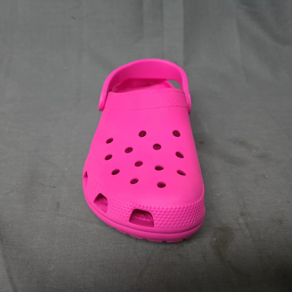 CROCS CLASSIC PINK CLOG - UK M5/W6