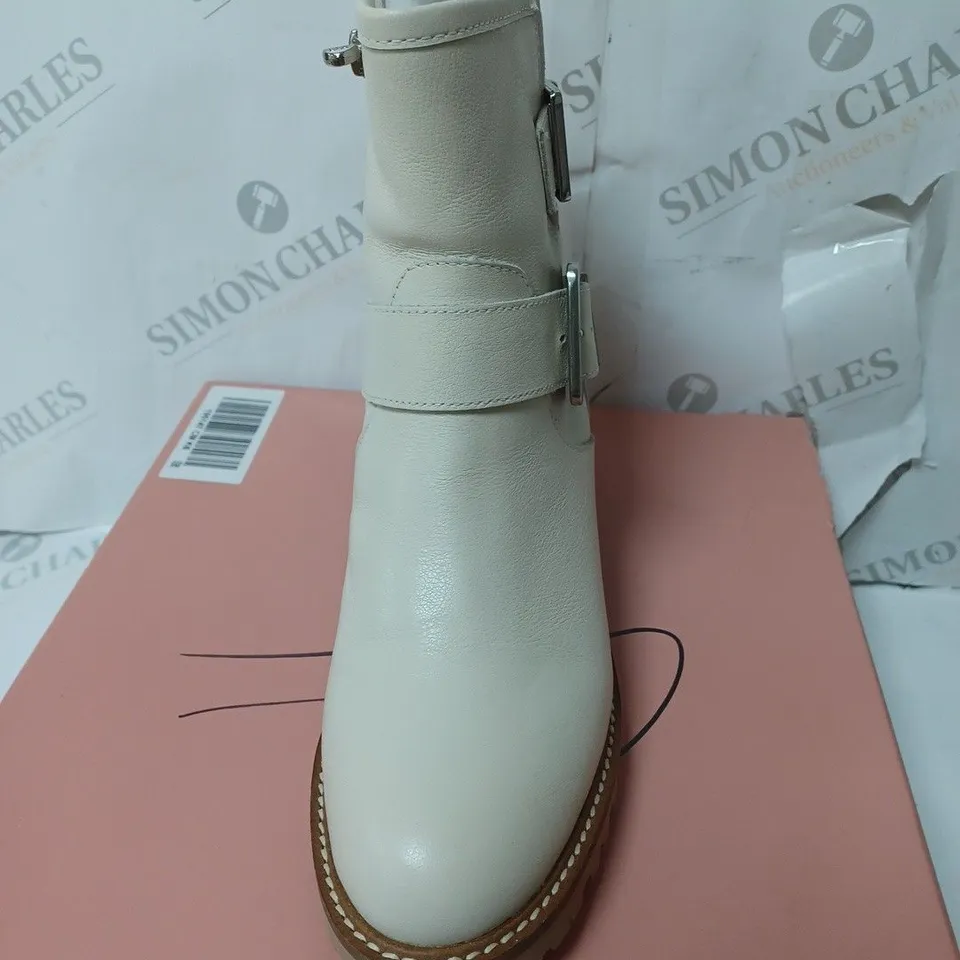 BOXED MODA IN PELLE CORNELIA BIKER BOOTS, CREAM - SIZE 6