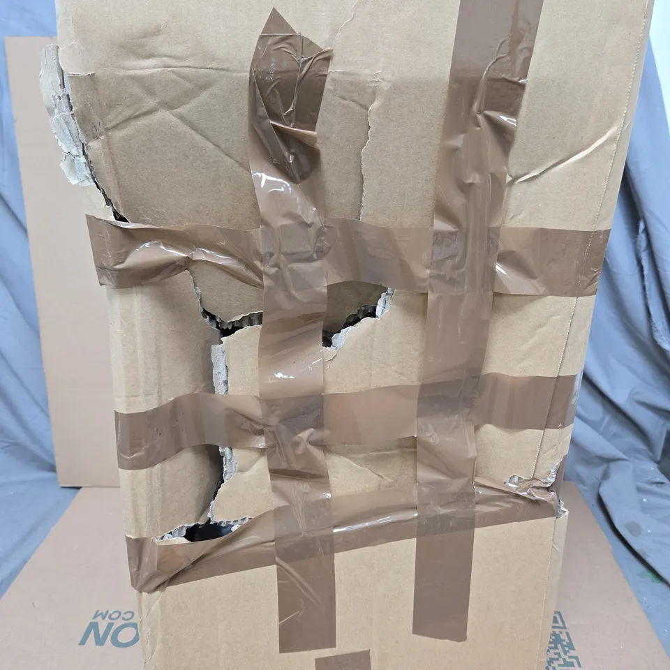 GARDEN STORIES SUNDIAL WITH BUTTERFLY STAND DETAIL