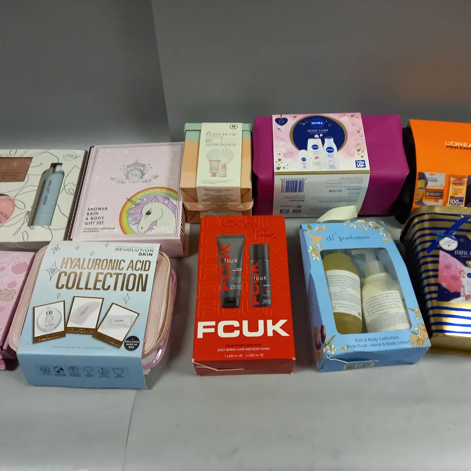 APPROXIMATELY 10 ASSORTED COSMETIC BOXSETS TO INCLUDE NIVEA PAMPER NIGHT IN, REVOLUTION SKIN HYALURONIC ACID COLLECTION , AND NIVEA ROSE CARE SET ETC. 