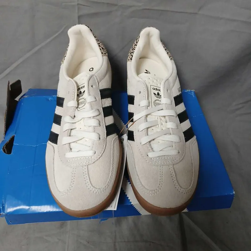 ADIDAS GAZELLE INDOOR W WOMEN'S SNEAKERS – WHITE/LEOPARD HEEL, US 7.5 (UK 6)