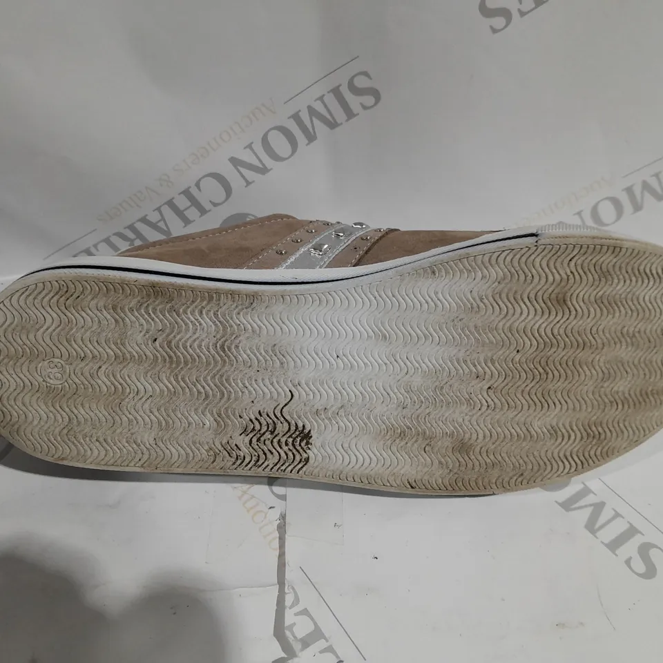 MODA IN PELLE ALFINA LEATHER TRAINERS IN TAUPE - SIZE 6