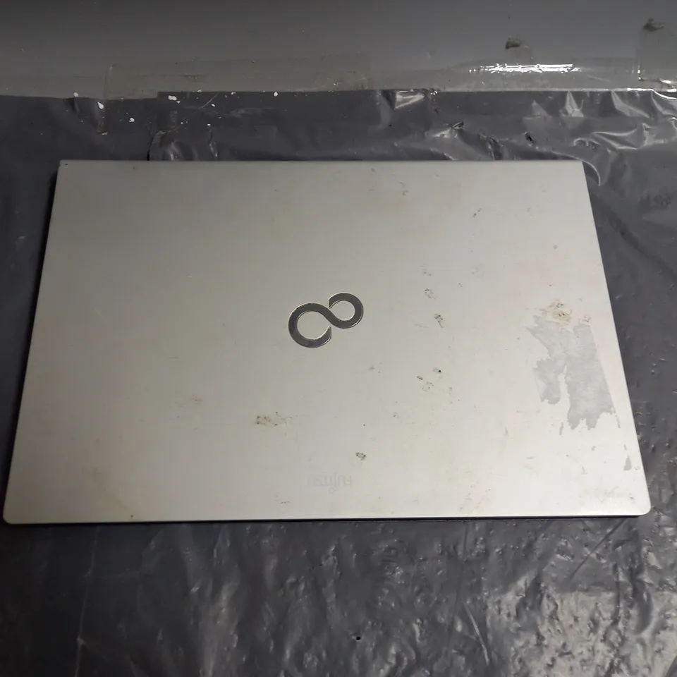 FUJITSU LIFEBOOK U772 IN SILVER