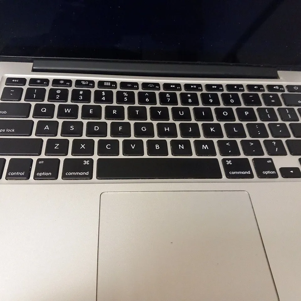 APPLE MACBOOK PRO (A1502 EARLY 2015)