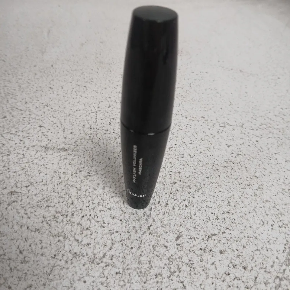 BAG OF A LARGE AMOUNT OF DOUCCE MASCARA