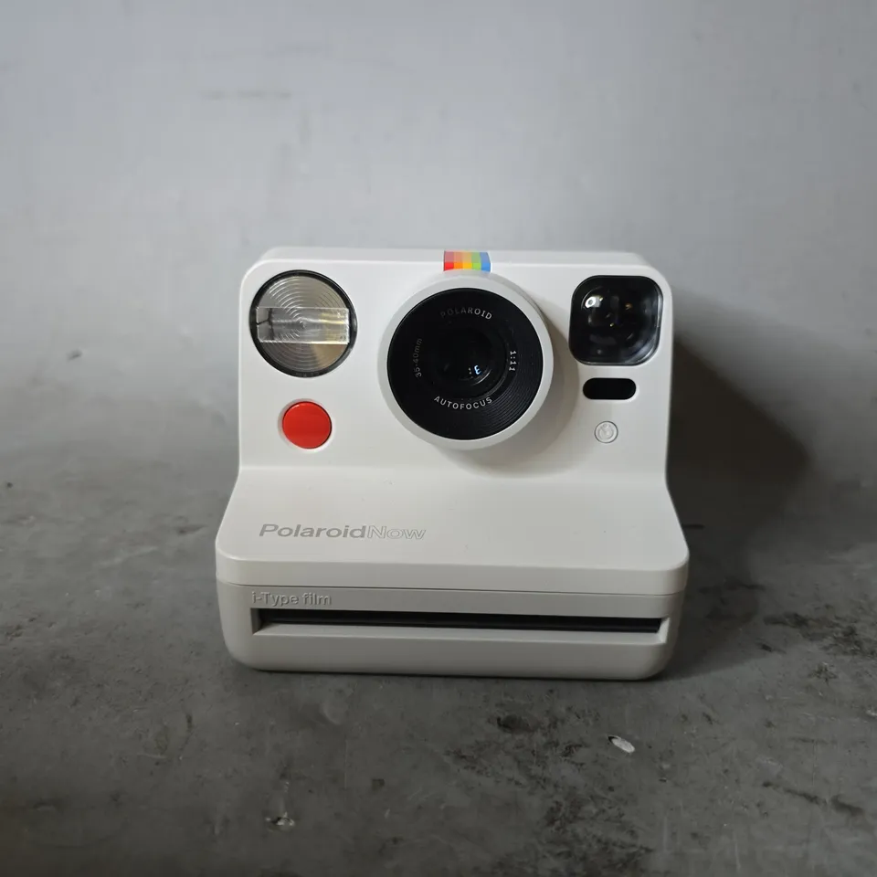 BOXED POLAROID NOW INSTANT CAMERA 