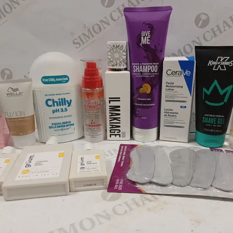BOX OF APPROX 10 ASSORTED BEAUTY PRODUCTS TO INCLUDE NO7 ADVANCED DAY CREAM, CERAVE FACIAL MOISTURISING LOTION, AVON AIRBRUSH SPRAY, ETC