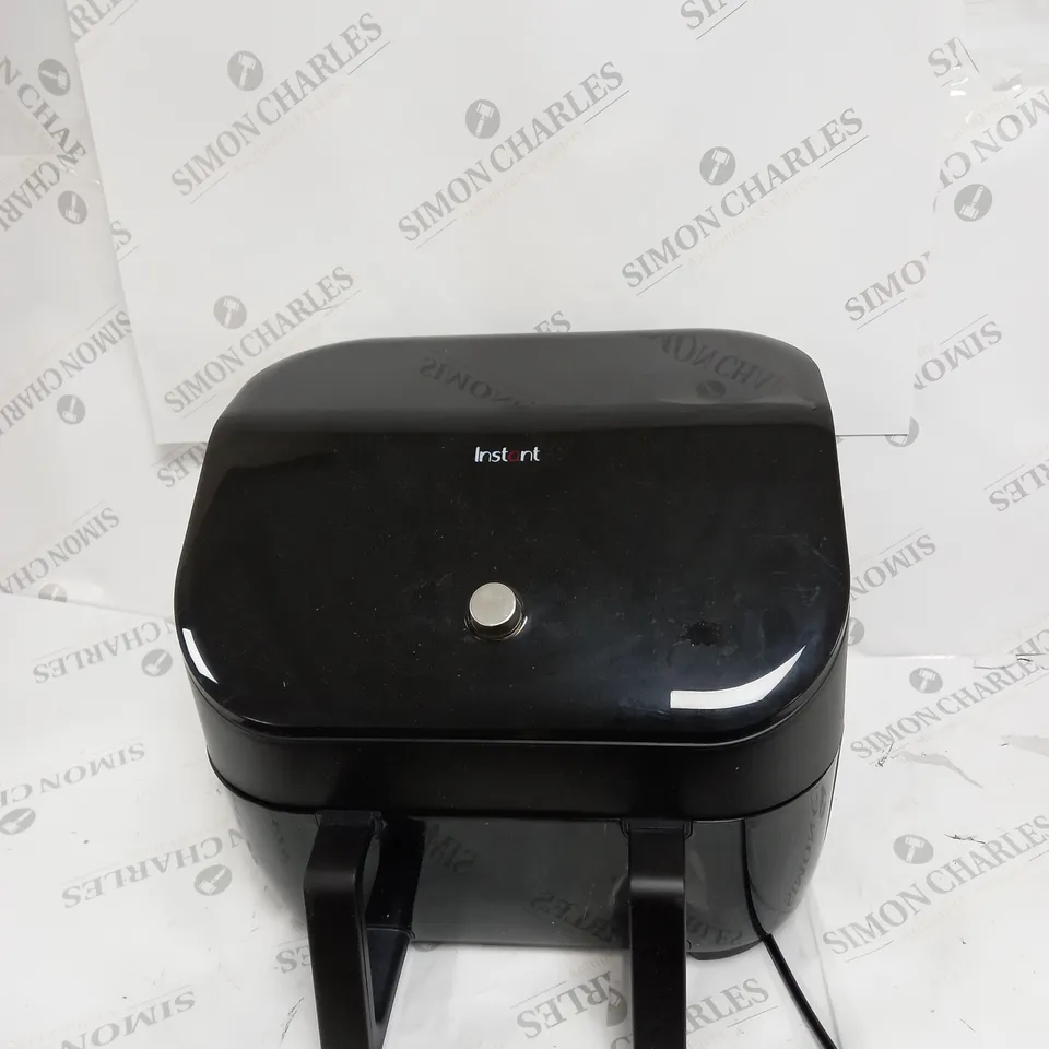 BOXED INSTANT VORTEX PLUS VERSAZONE AIR FRYER 