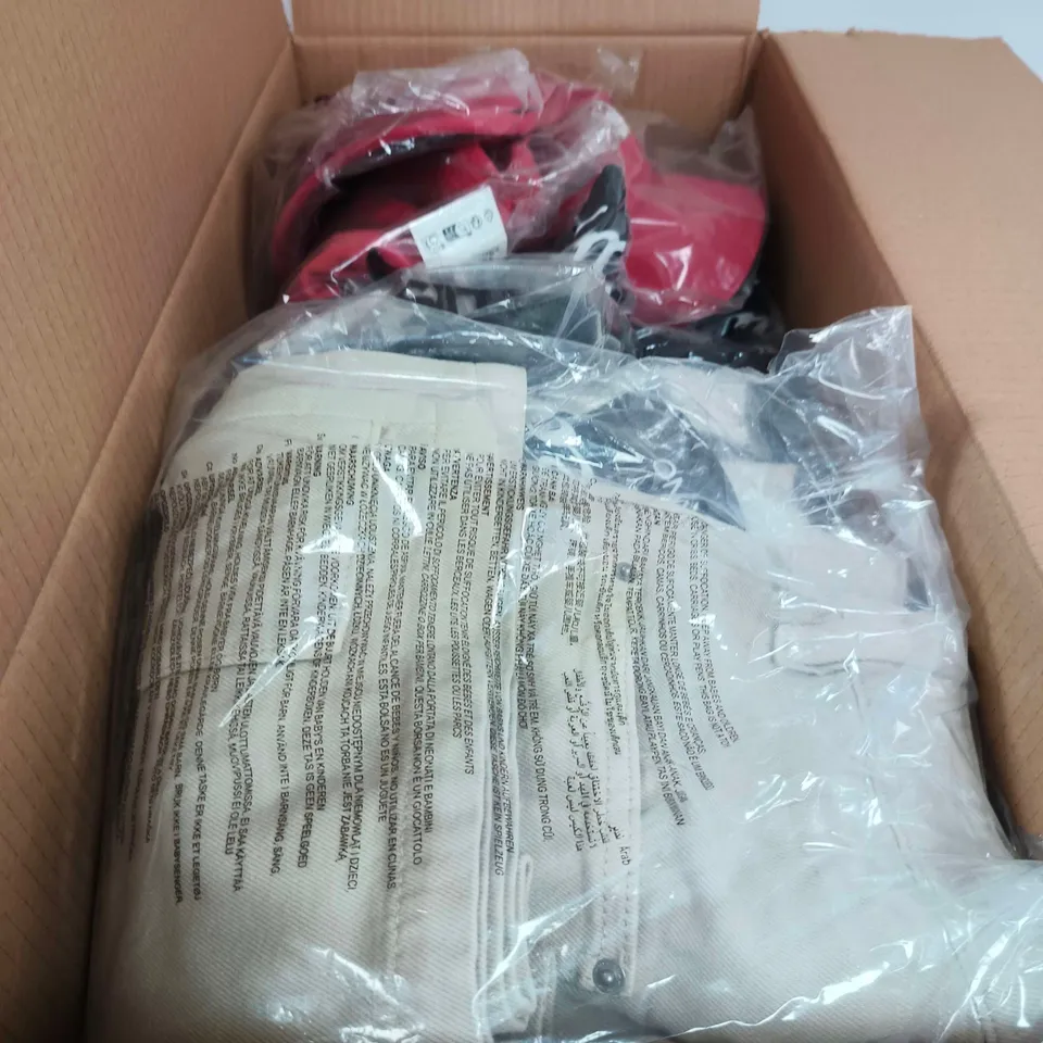 BOX OF APPROXIMATELY 25 ASSORTED CLOTHING ITEMS TO INCLUDE CROPPED FIT ALFA ROMEO T SHIRT, RED CLASSIC CAP ETC