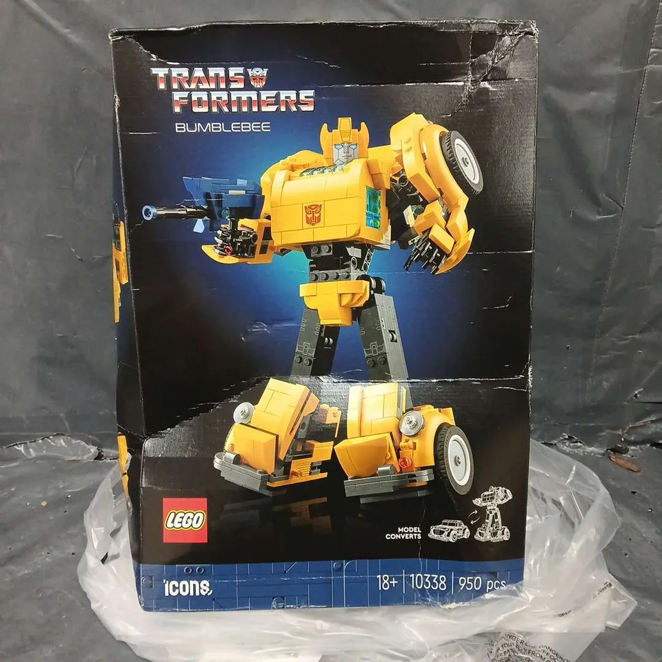 BOXED LEGO TRANSFORMERS BUMBLEBEE SET - 10338