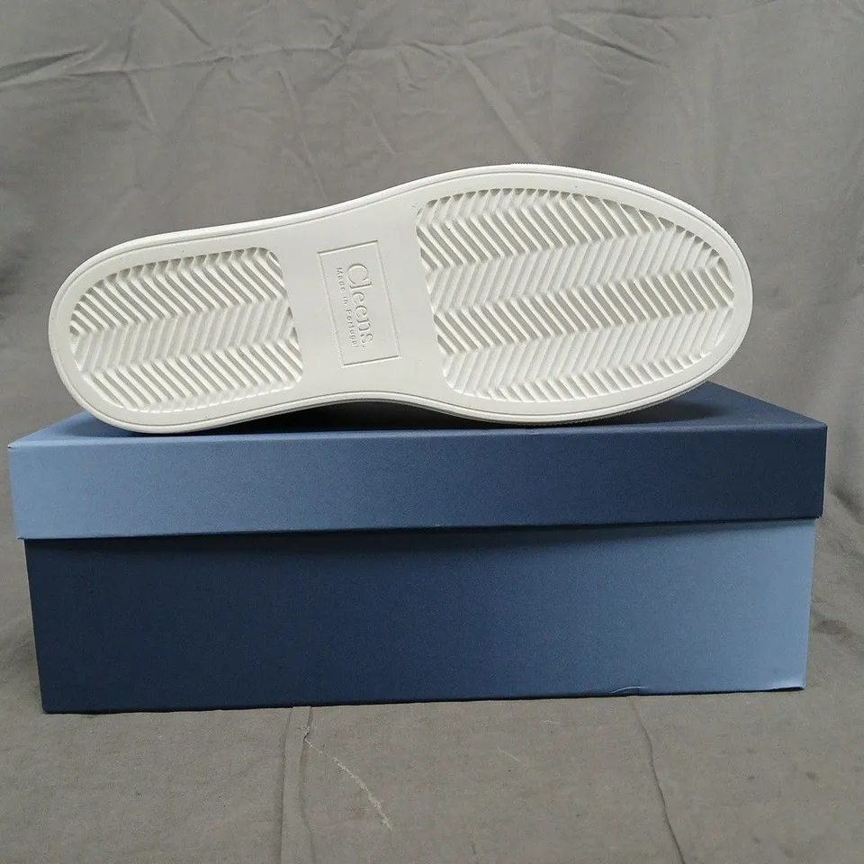 BOXED PAIR OF CLEENS LUXOR TRAINERS IN CAPRI SIZE UK 9