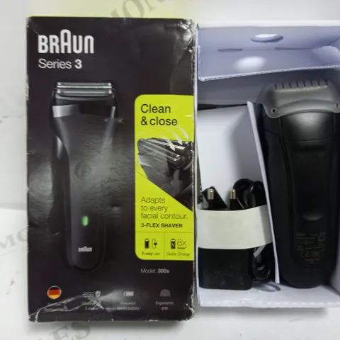 BRAUN SERIES 3 SHAVER