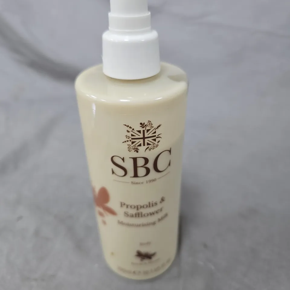 BOX OF APPROXIMATELY 15 ASSORTED ITEMS TO INCLUDE:TEXTURE UV GEL AND MOISTURE MILK