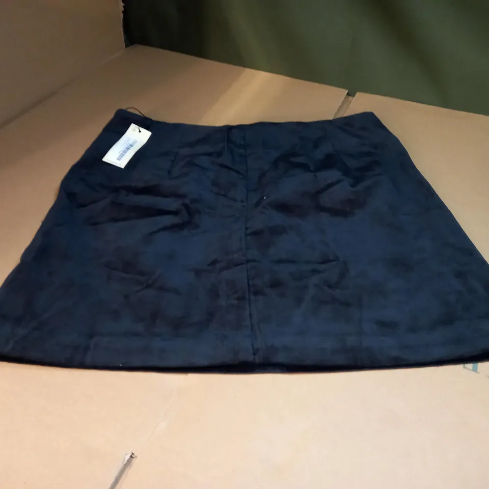 OASIS BLACK VEVET HIGH WAIST MINI SKIRT - SIZE 14