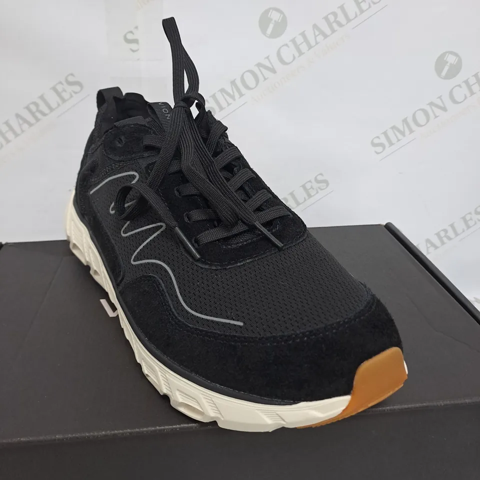 BOXED VIONIC BREATHABLE BLACK TRAINERS - SIZE 7