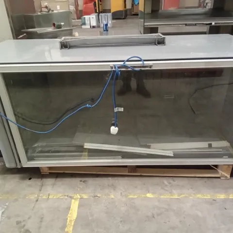 COMMERCIAL CLEAR SINGLE DOOR REFRIGERATOR