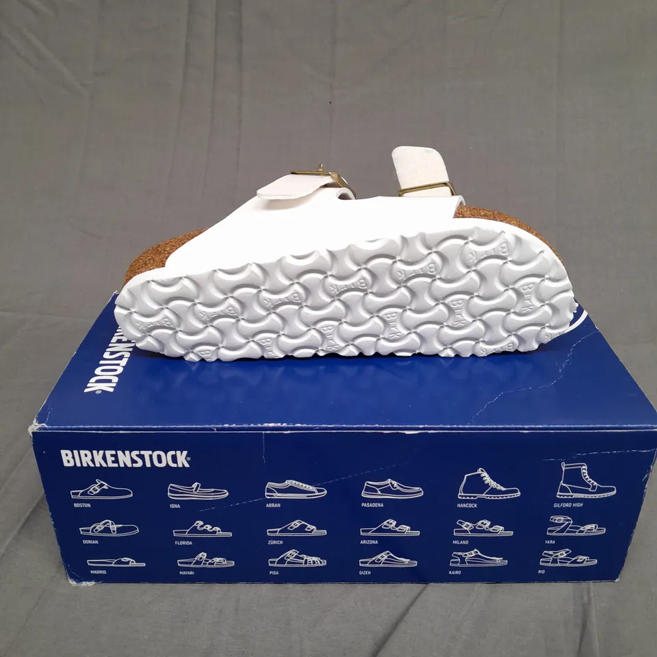 BOXED PAIR OF BIRKENSTOCK ARIZONA BS PATENT WHITE SIZE 3.5