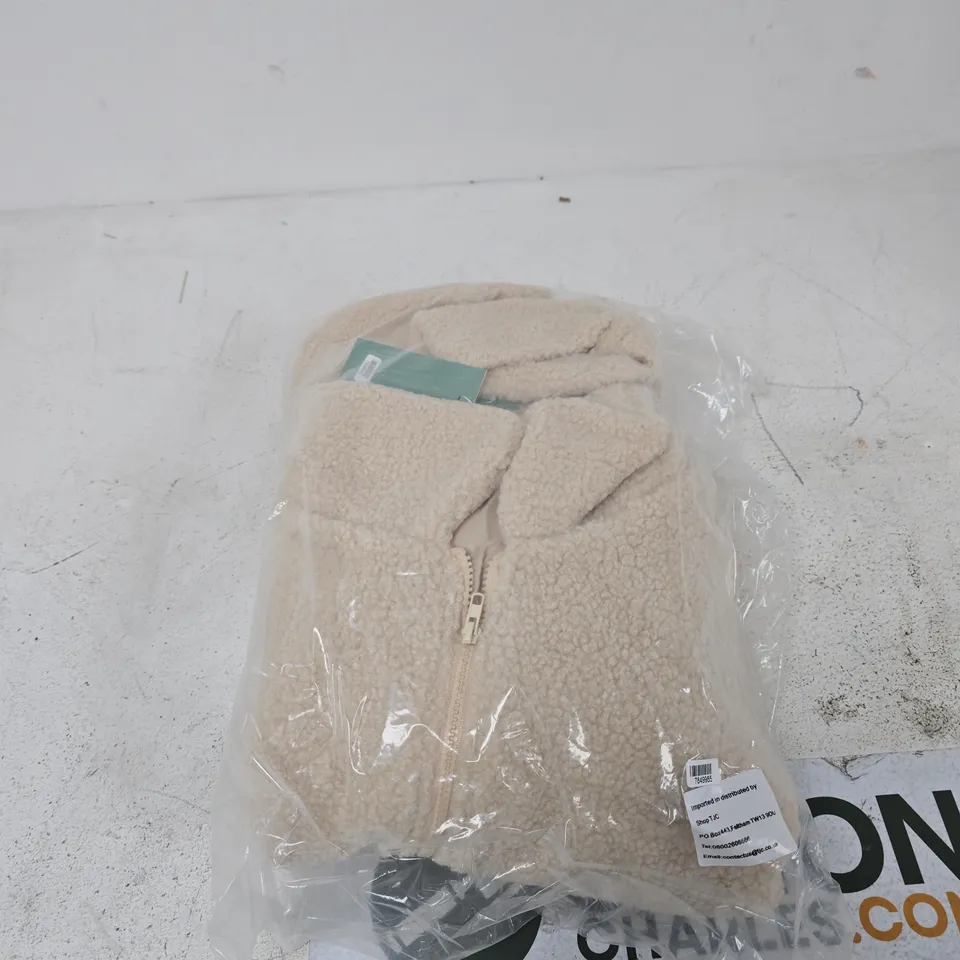 BOX OF APPROXIMATELY 15 ASSORTED CLOTHING TO INCLUDE: LA MAREY CREAM PLUSH JACKET