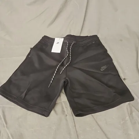 NIKE MENS SHORTS IN BLACK SIZE M