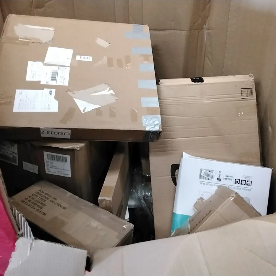 PALLET OF ASSORTED ITEMS TO INCLUDE: LAPTOP DESK, TOILET SEAT, RUG, BABY BATH SEAT, TOILET RISER ECT