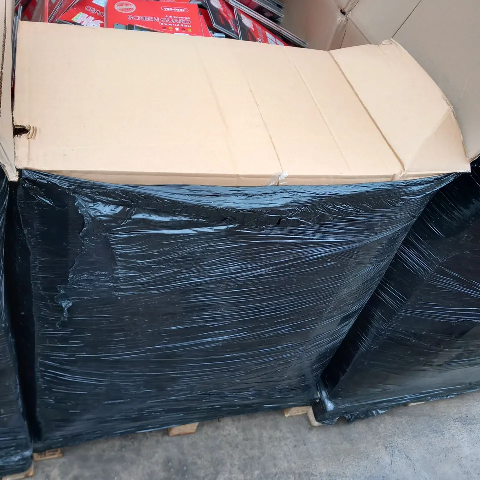 LARGE PALLET OF  ASSORTED SCREEN PROTECTORS TO INCLUDE: VEN DENS AND TECH21