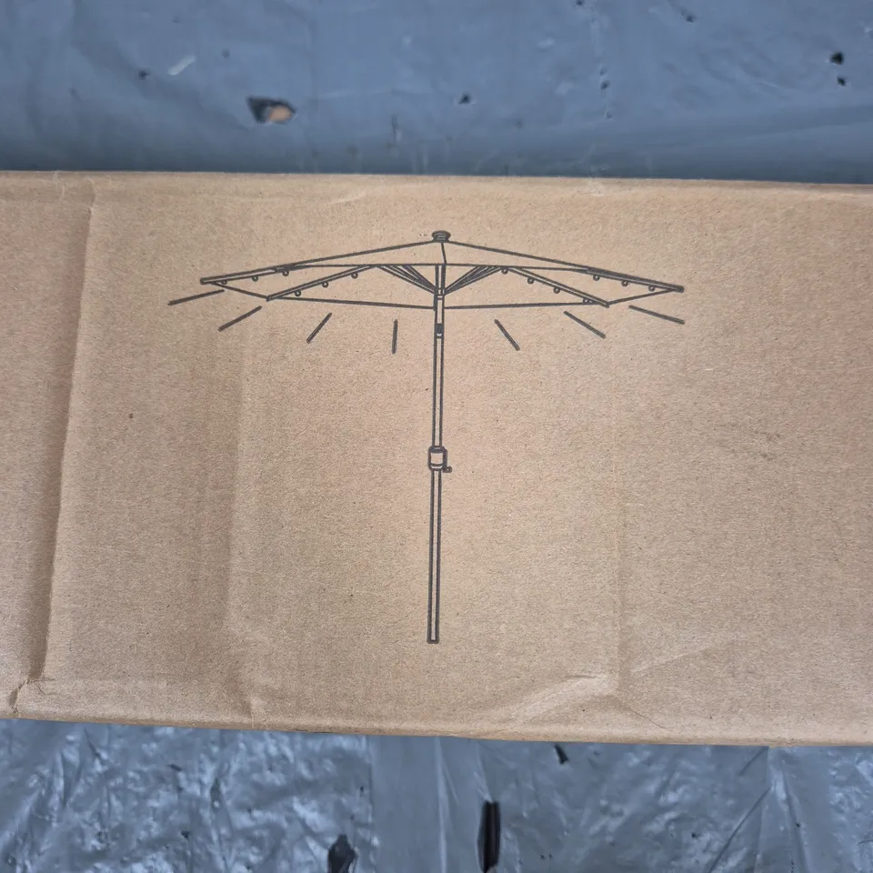 9FT PATIO UMBRELLA WITH LED LIGHT IN GREEN - COLLECTION ONLY