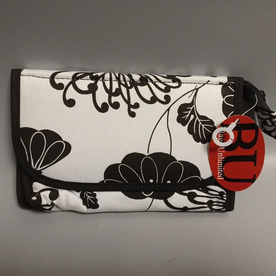 APPROXIMATELY 15 ASSORTED UNLIMITED BAGS COSMETICS BAGS TO INCLUDE AKITA MIRROR DESIGN