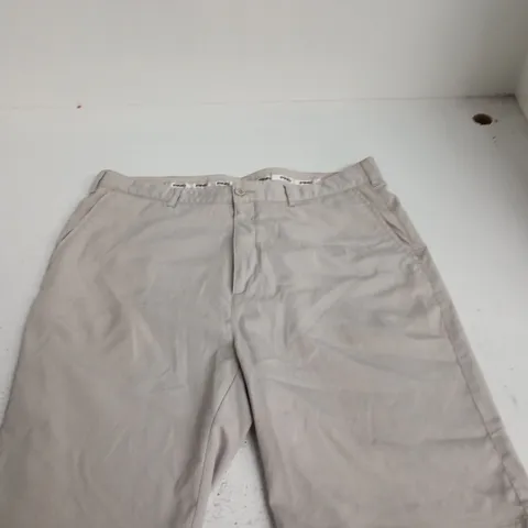 PING COLLECTION KHAKI SHORTS, UK 34