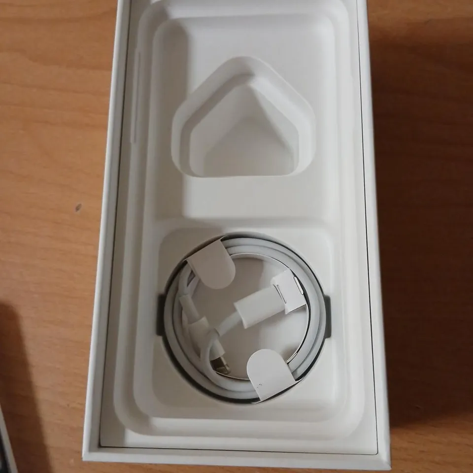 APPLE IPHONE XS 64GB – BOXED