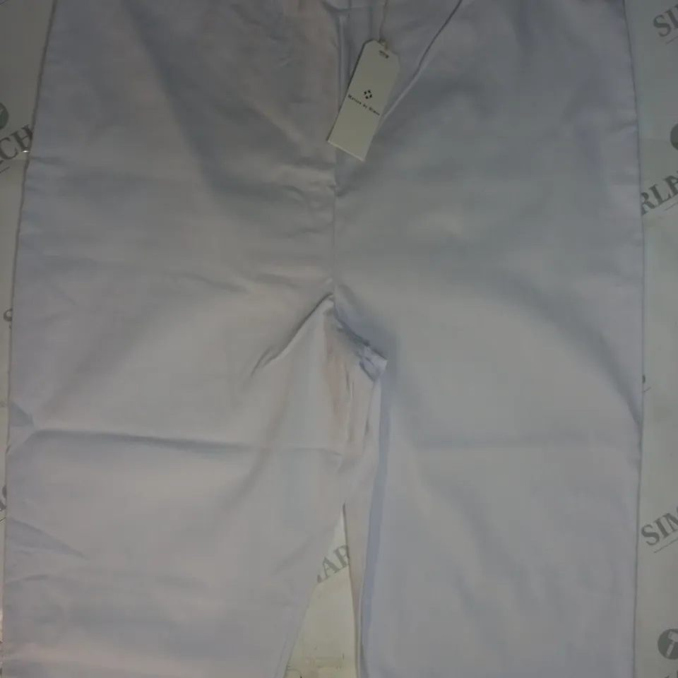 MAISON DE NIMES BENGALINE STRETCH CAPRI TROUSERS IN WHITE - L