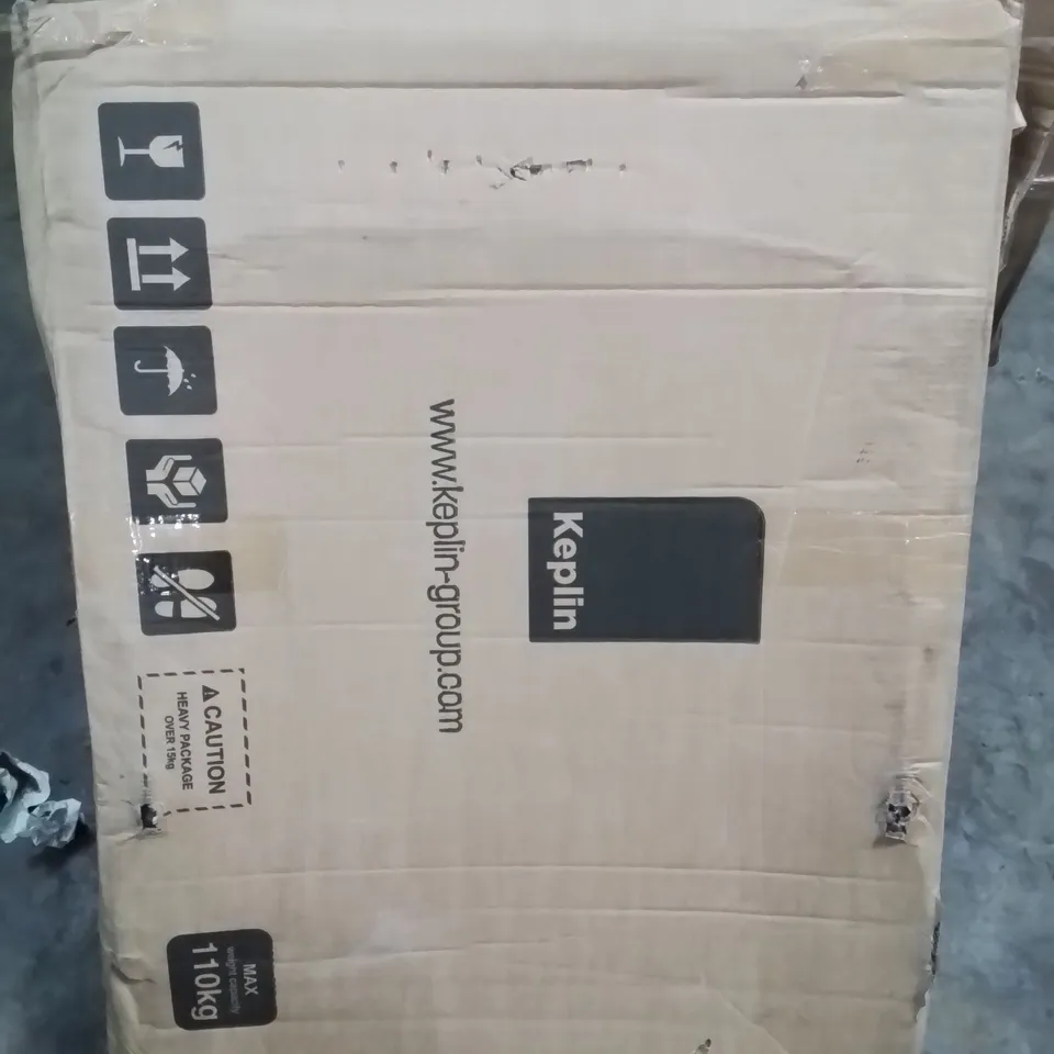 BOXED KEPLIN GRAVITY CHAIR