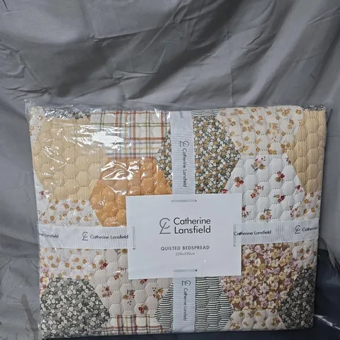 CATHERINE LANSFIELD FLORAL PATCHWORK BEDSPREAD THROW 220 X 230CM