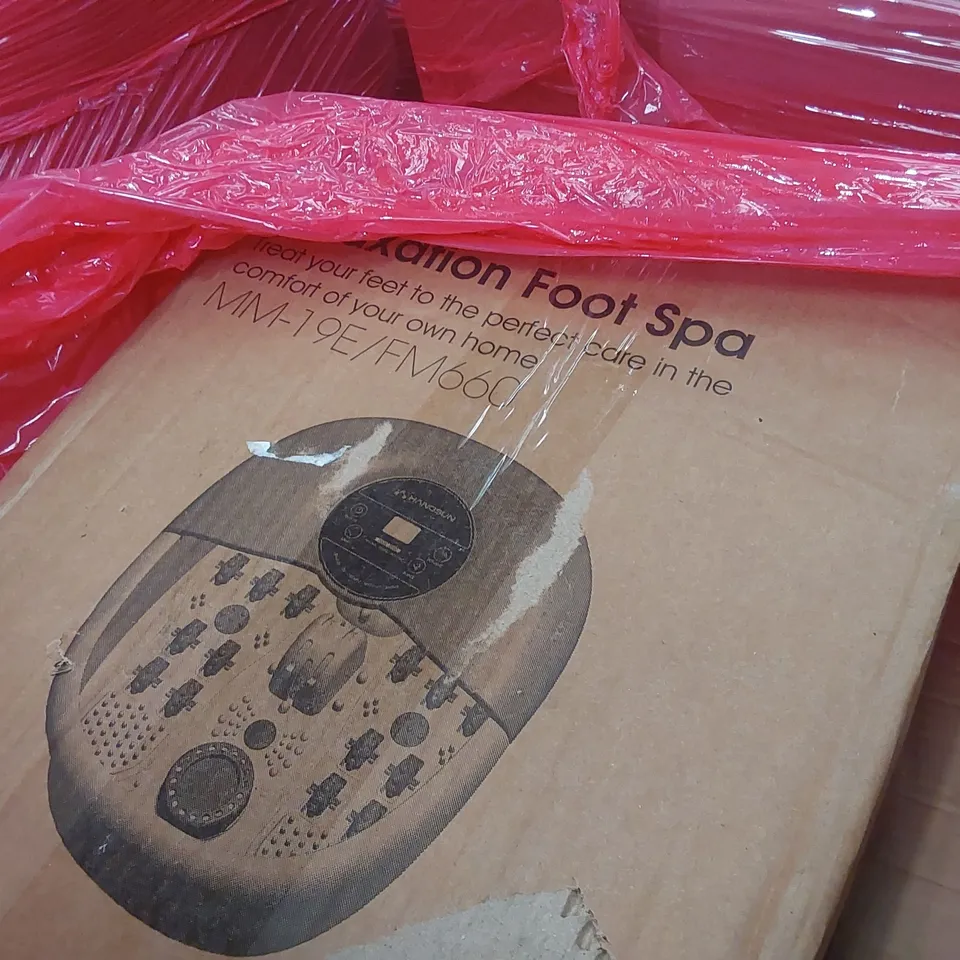 PALLET OF ASSORTED ITEMS INCLUDING: AIR COOLERS, RELAXATION FOOT SPA, VASES, DOOR MAT ECT