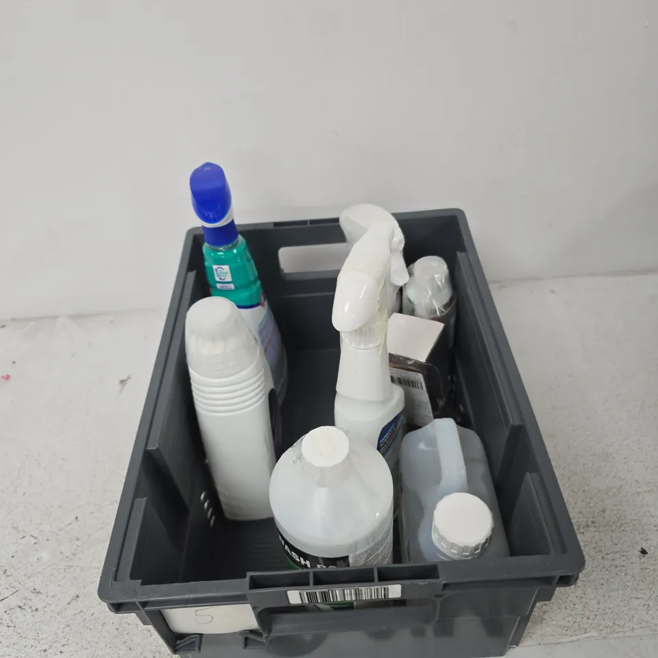 TOTE OF APPROXIMATELY 8 ASSORTED LIQUIDS TO INCLUDE: BISSEL MULTI SURFACE CLEANSER