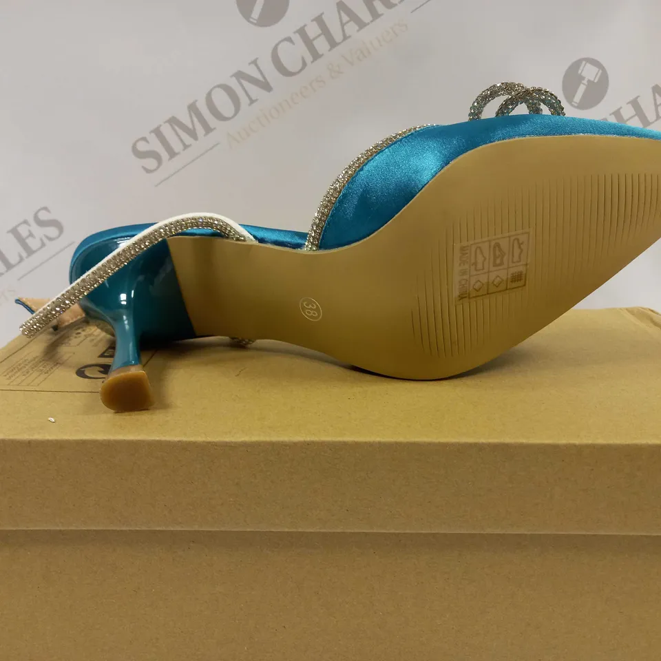 BOXED PAIR OF POINTED STILETTO HEEL SHOES UK SIZE 5.5 