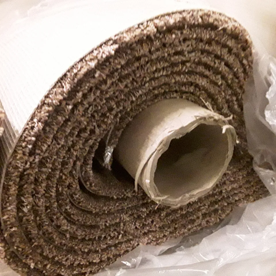 ROLL OF QUALITY CLSSIC CHARM HEARTHERS ACTI 830 CARPET APPROXIMATELY 5×6.7M