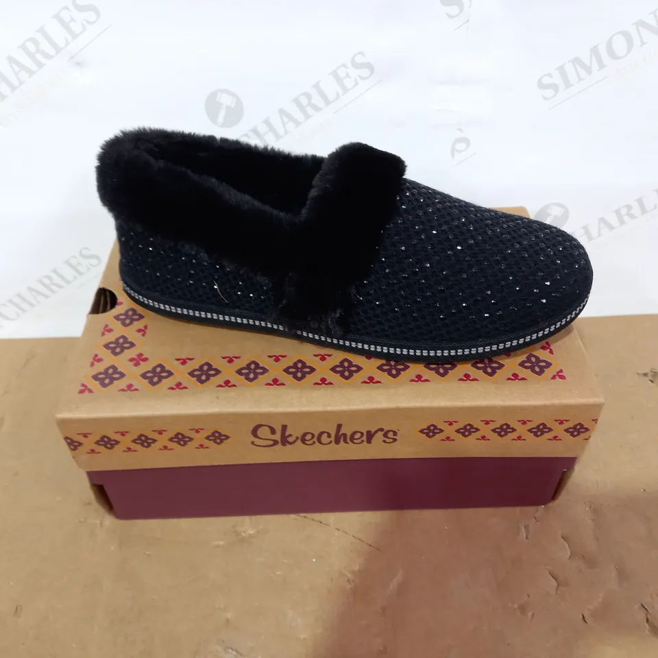 BOXED PAIR OF SKECHERS - SIZE 5