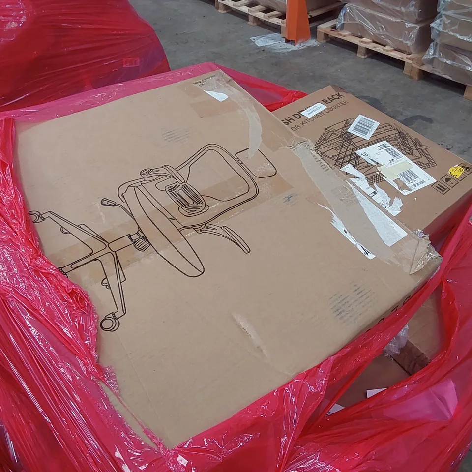 PALLET OF ASSORTED ITEMS INCLUDING: OFFICE CHAIRS, DISH DRYING RACK ECT
