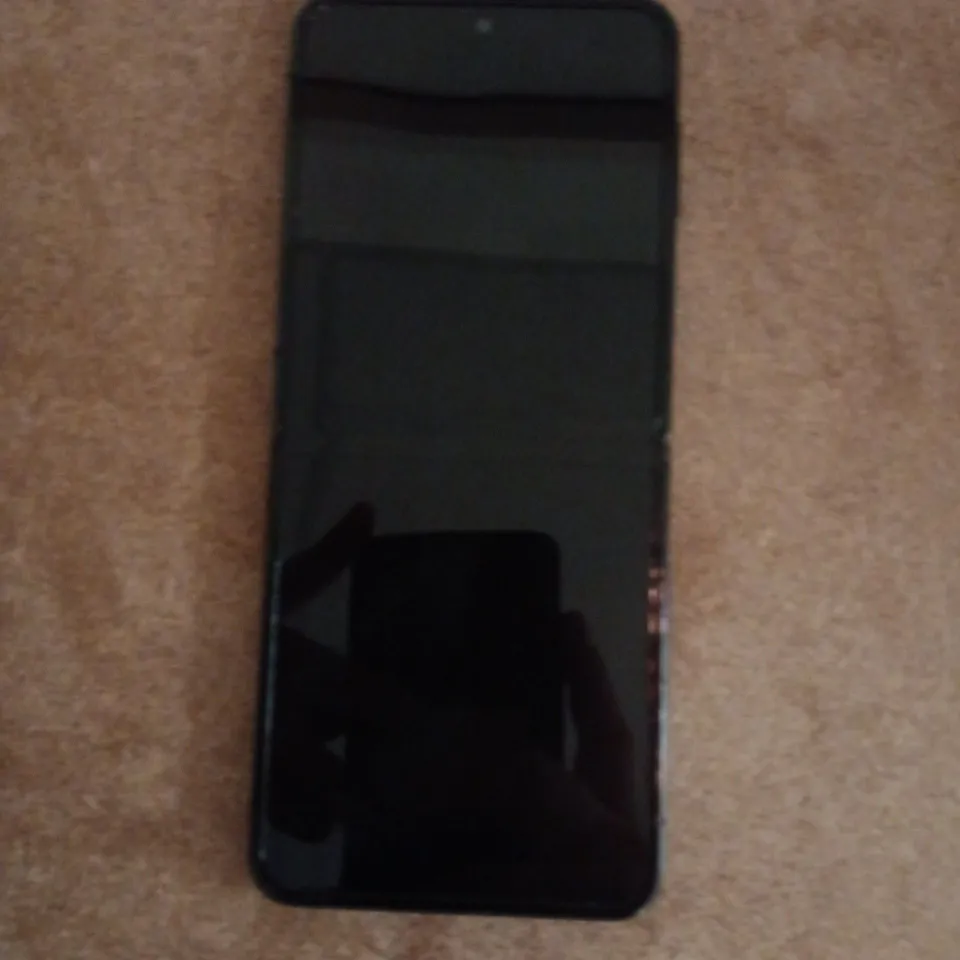 SAMSUNG GLAXAY FLIP IN BLACK