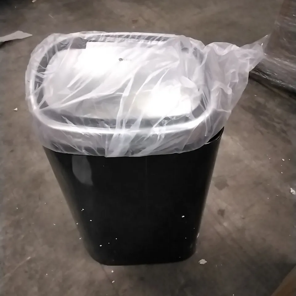 BOXED DIHL BLACK/CHROME EFFECT 58L SENSOR BIN